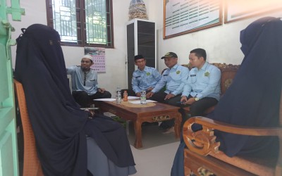 Guru Kelas 6 MIS As-Sunnah Darun Najiyah Bahas Ujian Madrasah dan SOP Bersama Pengawas Kemenag dan Kepala Madrasah